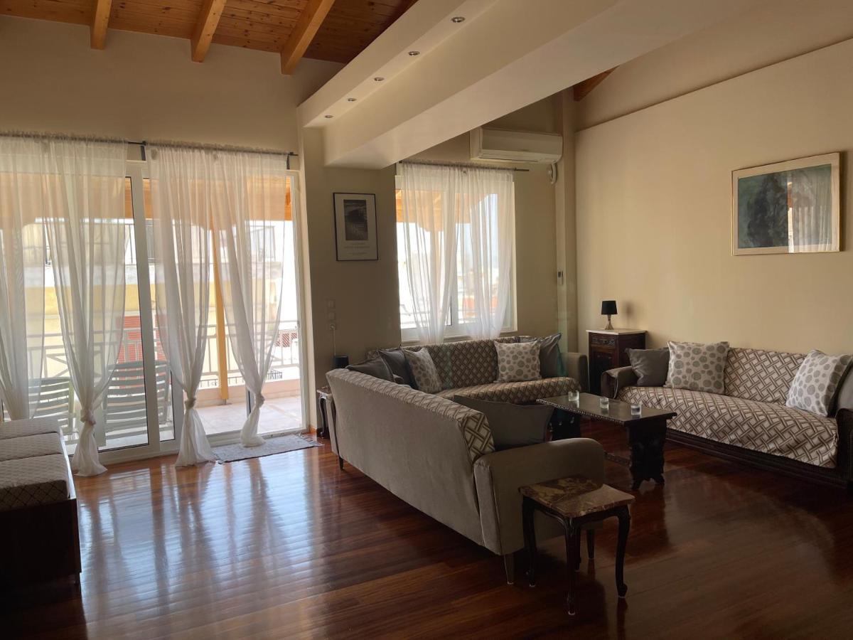 Spacious luxurious two-level apartment Loutráki Exterior foto