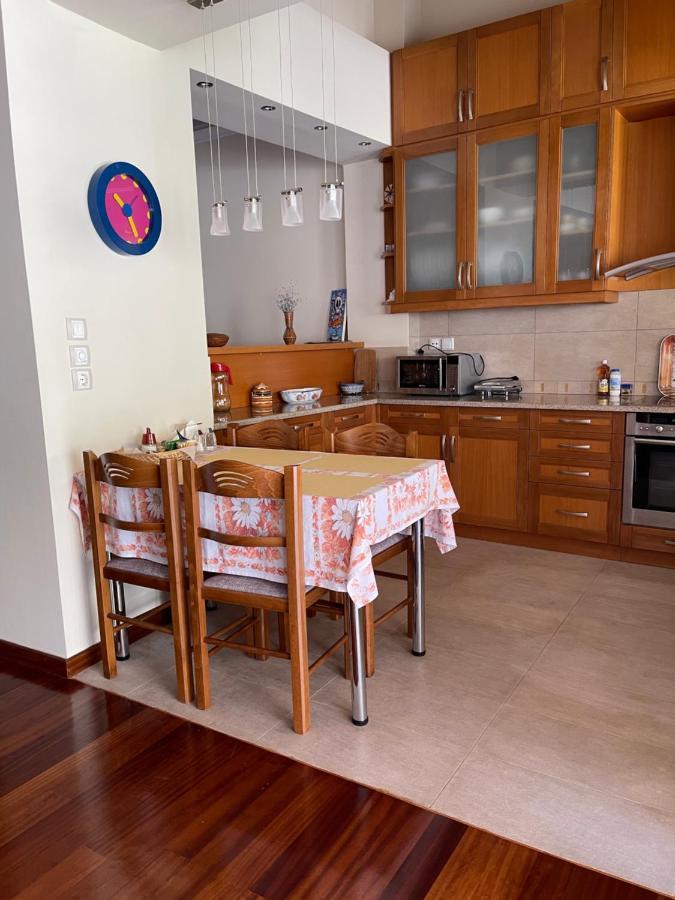 Spacious luxurious two-level apartment Loutráki Exterior foto